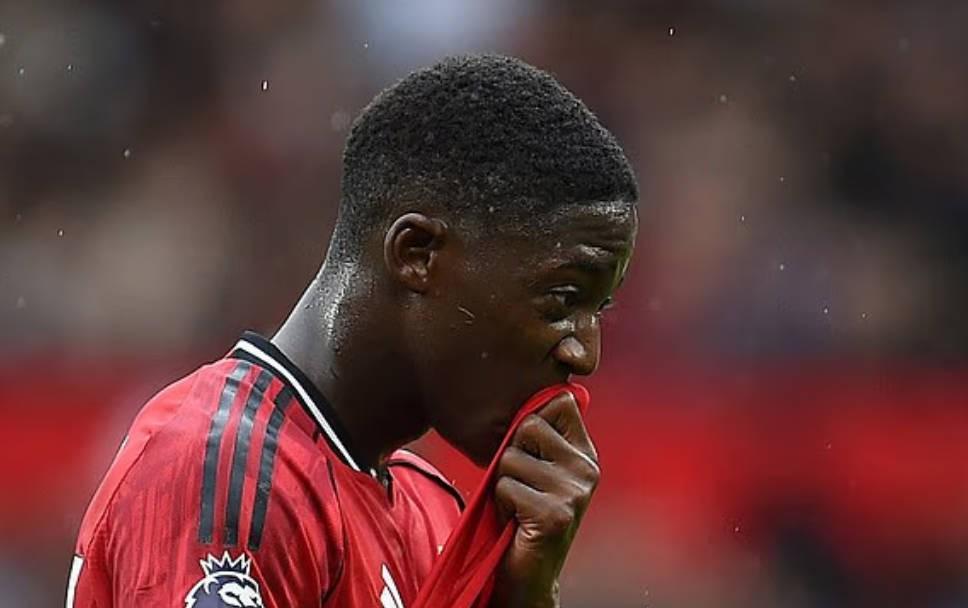 开云APP-邮报：那不勒斯、热刺等6家俱乐部询问了梅努，曼联想留住他