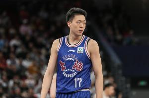 开云-上季曾加盟西丙球队！沪记：上海球员张知垚新赛季转会至北京首钢