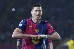 开云官网-每体：莱万&amp;费兰都在周一加练，下轮西甲选择谁首发将是一大难题